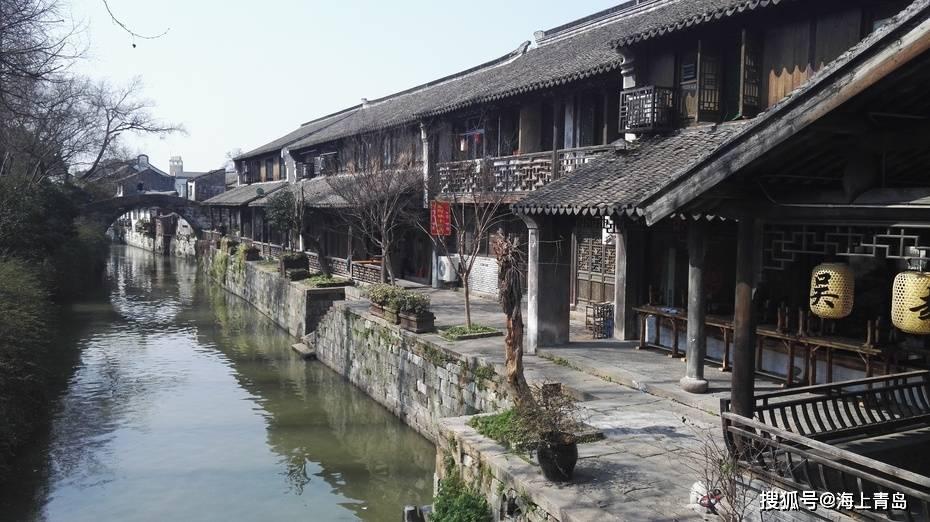 山西省超特高压线路首次使用无人机带电除冰作业